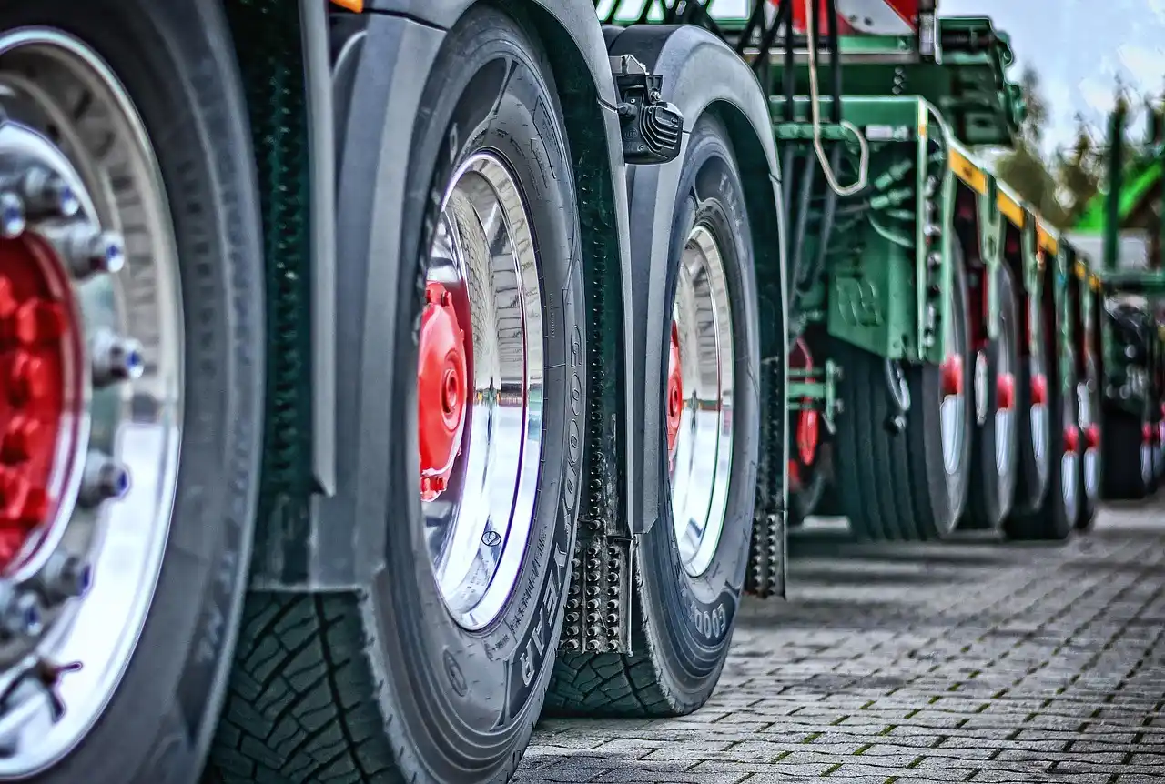 How do you clean chrome wheels without scratching?