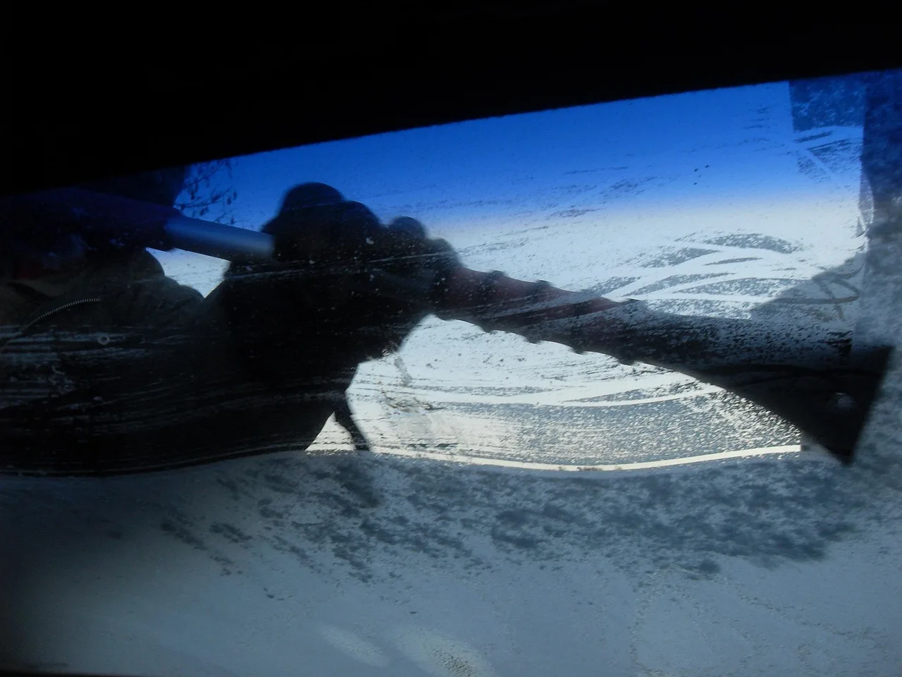How to clean windshield and windows step by step